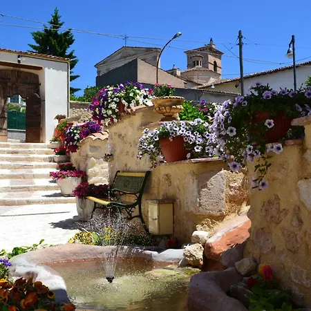 Palazzo La Loggia * Barisciano