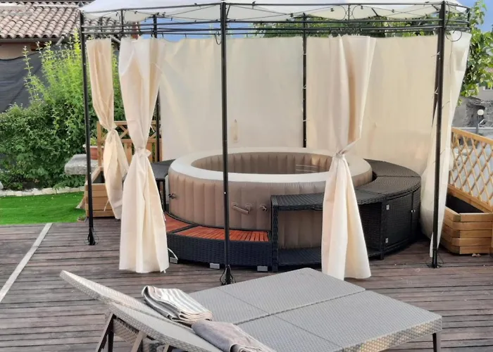 Palazzo La Loggia * Barisciano