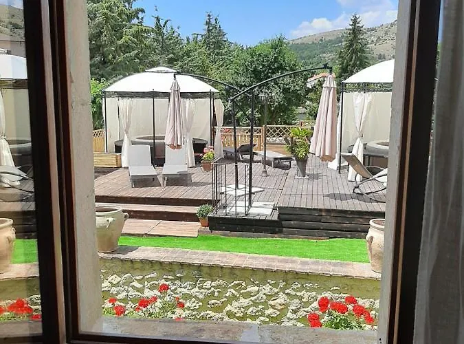 Palazzo La Loggia * Barisciano