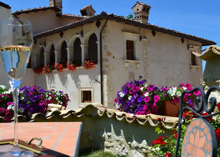 Palazzo La Loggia * Barisciano