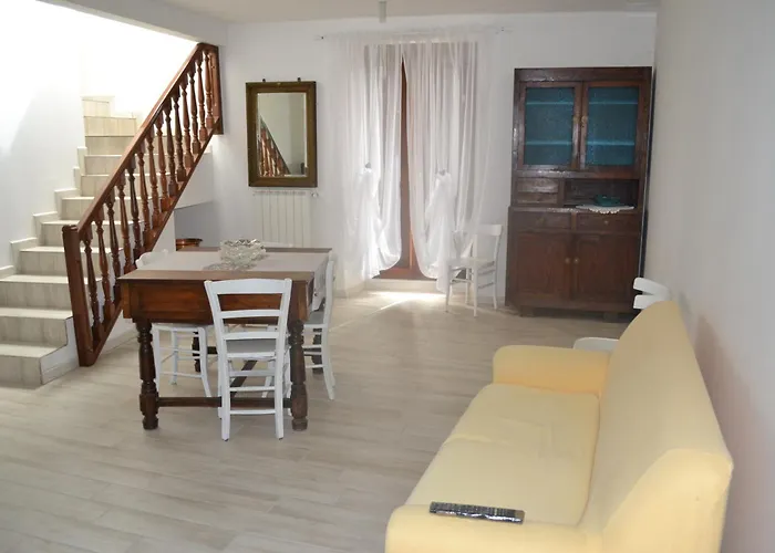 Palazzo La Loggia * Barisciano