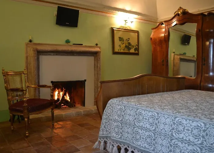 Palazzo La Loggia * Barisciano